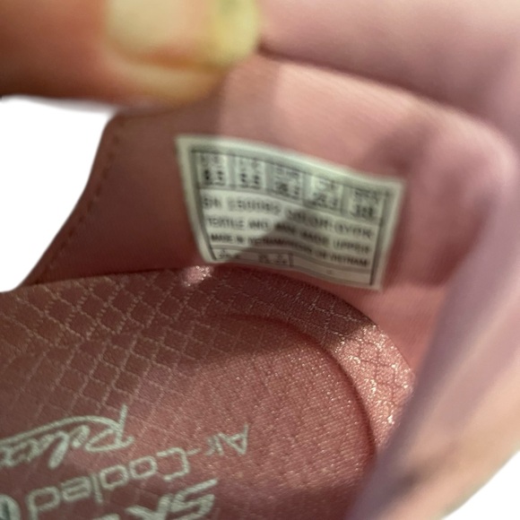 Skechers D’LUX Walker Memory Foam Women's Gray and Pink Slip-On Shoes - Picture 6 of 6